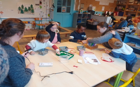 Ateliers bricolages avec les mamans et l'APEL chez les maternelles